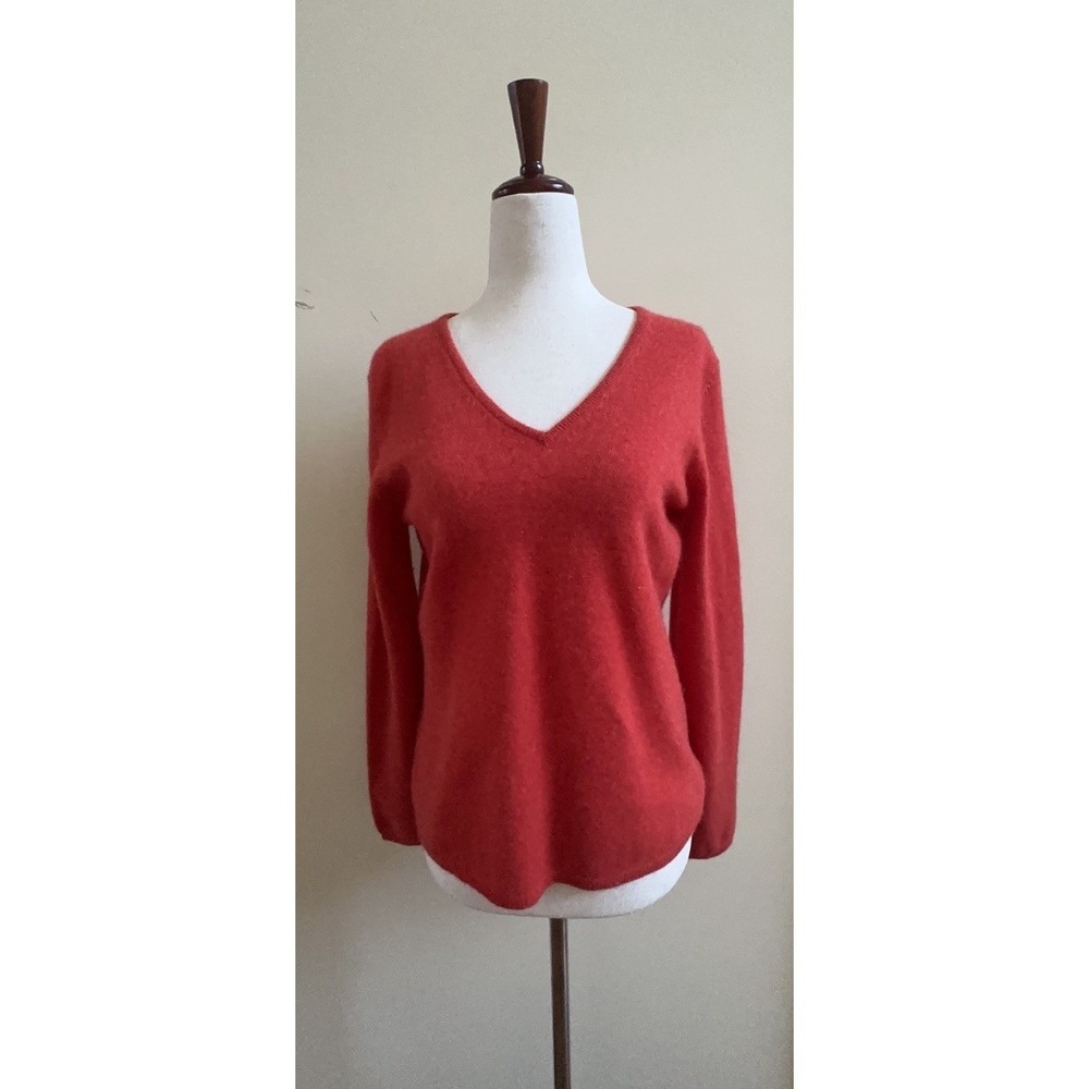 SUTTON STUDIO BLOOMINGDALE'S RED Cashmere V Neck Sweater - Women's M
